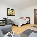 Studio Warsaw Downtown by Renters